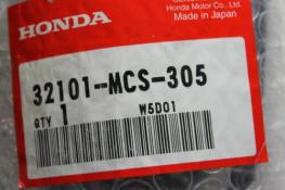 2002-2004 HONDA (HB9) NOS OEM 32101-MCS-305 JOINT REPAIR KIT