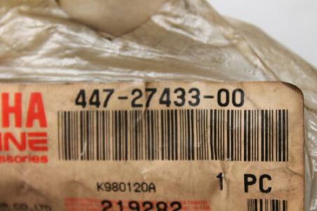 1973-1985 XS650 XS400 YAMAHA (YB23) NOS OEM 447-27433-00-00 COVER REAR FOOTREST