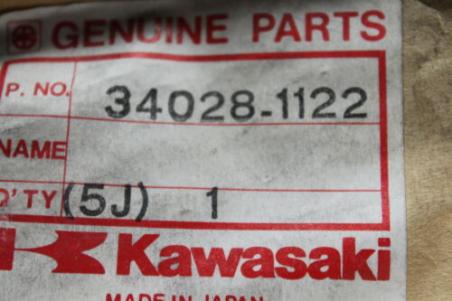 1984-1990 ZX90 EN450 ZX1000 KAWASAKI (KB30) NOS OEM 34028-1122 FOOTPEG FOOTREST