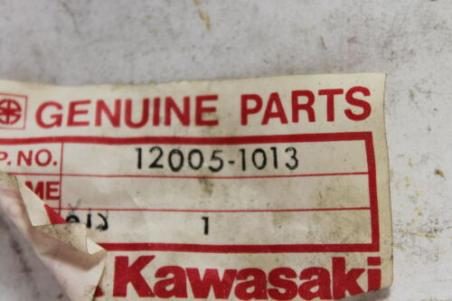 1980-1993 KZ550 KAWASAKI (KB40) NOS OEM 12005-1013 VALVE EXHAUST