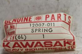 1973-1988 KZ650 ZX1300 KAWASAKI (KB40) NOS OEM 12007-011 SPRING INNER VALVE