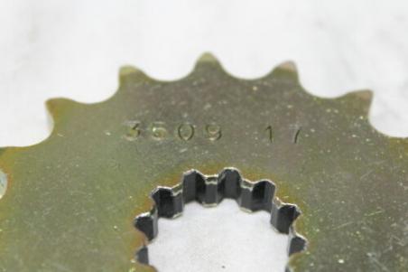 1984-2013 ZX1400 ZZR1200 KAWASAKI (KSB201) NOS OEM 3509-17 FRONT SPROCKET 17T
