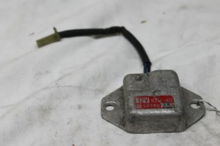 1990 EX570 YAMAHA (YSRB10) VOLTAGE REGULATOR RECTIFIER SH588 82M-A0