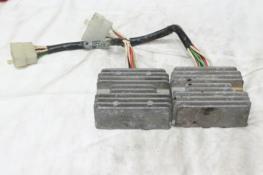 1982 XJ650 YAMAHA (YSRB18) VOLTAGE REGULATOR RECTIFIER 4H7-50 S8534A