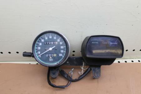 1978 KAWASAKI KZ400 KZ400 C-1 SPEEDOMETER TACHOMETER GAUGE CLUSTER (KSM25)