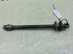 1976 YAMAHA DT175 FRONT AXLE  (SHP)