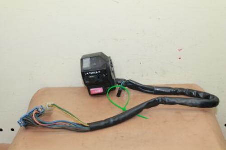 1986 YAMAHA FZ600  LEFT HANDLEBAR CONTROL (YSHC22)