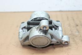 1989 YAMAHA FZR600 LEFT FRONT BRAKE CALIPER (YBC18) 3HE-2580T-02-00