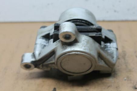 1989 YAMAHA FZR600 RIGHT FRONT BRAKE CALIPER (YBC20) 3HE-2580U-01-00