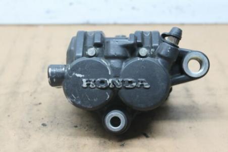 1986 HONDA 1100 VF1100 S RIGHT FRONT BRAKE CALIPER (HBC6) 45200-MB3-018