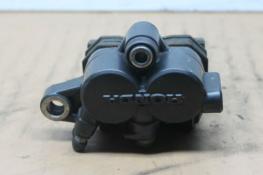 1986 HONDA 1100 VF1100 right FRONT BRAKE CALIPER (HBC7) 45200-MB3-018