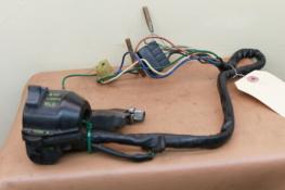 1981 HONDA CM400E CM400 LEFT HANDLEBAR CONTROL (HSHC11)