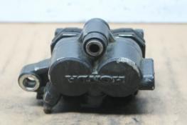 1986 HONDA 1100 VF1100 C RIGHT FRONT BRAKE CALIPER (HBC33) 45200-MB3-018