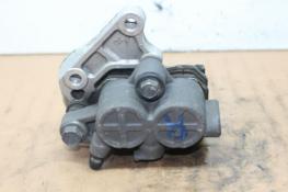 1984 HONDA 500 VF500 RIGHT FRONT BRAKE CALIPER (HBC37) 45200-MF2-026