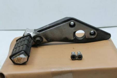 1986 YAMAHA YX600 RADIAN (#226) RIGHT REAR FOOT REST PEG STEP