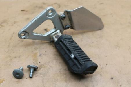 1994 SUZUKI GS500 (#202) LEFT FRONT FOOT REST PEG STEP