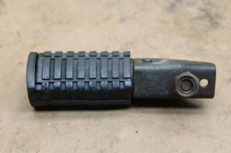 1980 KAWASAKI KZ650 (#227) LEFT REAR FOOT REST PEG STEP