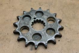 1980 KAWASAKI KZ650 (#227) FRONT SPROCKET GEAR 16T