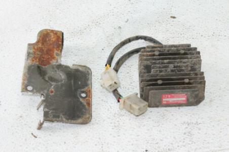 1981 HONDA CM200T CM200 TWINSTAR (#235) VOLTAGE REGULATOR RECTIFIER AND BRACKET
