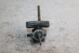 1976 YAMAHA XS500 FUEL GAS TANK PETCOCK SHUT ON OFF VALVE RIGHT (TYPC31)