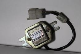 KAWASAKI KZ750 B VOLTAGE REGULATOR RECTIFIER (TOVR21)