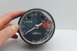 1976 HONDA CB360 TACHOMETER GAUGE METER FOR PARTS (HTGU84)