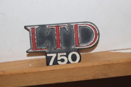 1980-1982 KAWASAKI KZ750 LTD SIDE COVER EMBLEM (TEMBLEM79) 