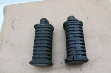 1980 SUZUKI GS1000 GL (#316) LEFT RIGHT REAR FOOT REST PEG STEP PAIR