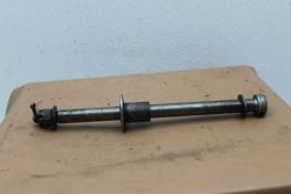 1980 SUZUKI GS1000 GL (#316) FRONT AXLE  BOLT