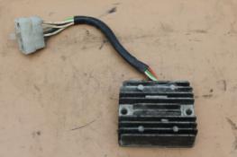 1982 YAMAHA XJ650 SECA (#310) VOLTAGE REGULATOR RECTIFIER