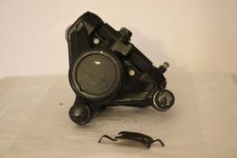 1985 YAMAHA FZ750 RIGHT FRONT BRAKE CALIPER (YBC157) 