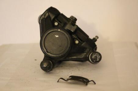 1985 YAMAHA FZ750 RIGHT FRONT BRAKE CALIPER (YBC157) 