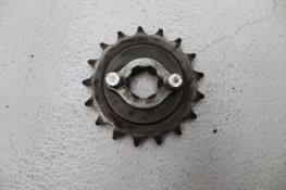 1976 HONDA CB750F CB750 (#334) FRONT DRIVE SPROCKET GEAR
