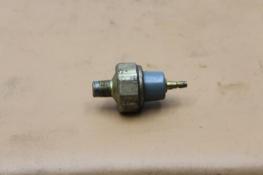 1974 KAWASAKI KZ400 OIL PRESSURE SENSOR (KB2)