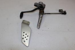 1995 YAMAHA FZR600 (#309) LEFT FRONT FOOT REST PEG STEP W/ SHIFTER & PLATE