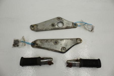 1982 SUZUKI GS650GL GS650 (#356) LEFT RIGHT REAR FOOT REST PEG STEP W/ MOUNTS