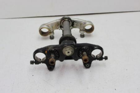 1984 YAMAHA FJ600 (#303) TRIPLE TREE STEERING STEM FORK CLAMP