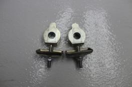2004 SUZUKI GZ250 AXLE CHAIN TENSIONER ADJUSTER BRACKETS (SB45)