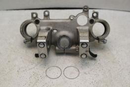 1984 HONDA VF1100 MAGNA (#367) UPPER TRIPLE TREE CLAMP TOP MOUNT