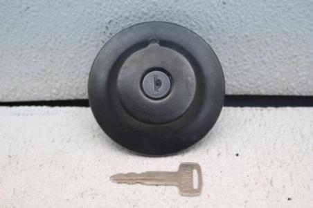 YAMAHA GAS FUEL CAP FILLER TANK LID COVER WITH KEY #1226 (TIG168) 