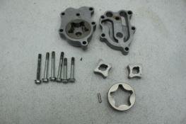 1977 HONDA CB750 HONDAMATIC (#370) ENGINE MOTOR OIL PUMP CASE