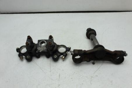1979 YAMAHA XS750 SPECIAL TRIPLE (#384) TRIPLE TREE STEERING STEM FORK CLAMP