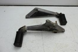 1981 KAWASAKI KZ750 LTD (#385) LEFT RIGHT REAR FOOT REST PEG STEP
