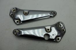 1982 SUZUKI GS450T GS450 (#395) REAR LEFT RIGHT FOOT BRACKET STAY HOLDER MOUNT
