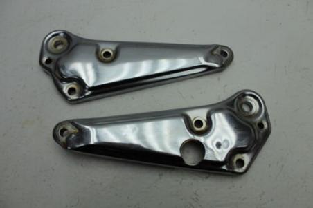 1982 SUZUKI GS450T GS450 (#395) REAR LEFT RIGHT FOOT BRACKET STAY HOLDER MOUNT