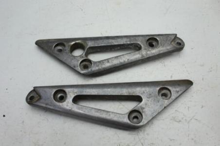 1982 YAMAHA XJ550 MAXIM (#396) FRONT REAR LEFT RIGHT FOOT MOUNT BRACKET HOLDER