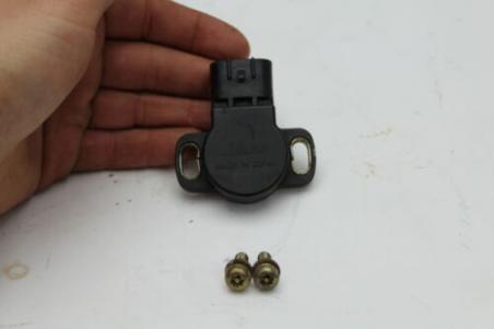 2004 YAMAHA YZF R1 THROTTLE BODY RELAY SENSOR '1' 475315 (YB43) 