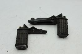 1985 YAMAHA XV700 VIRAGO (#402) LEFT RIGHT REAR FOOT REST PEG STEP
