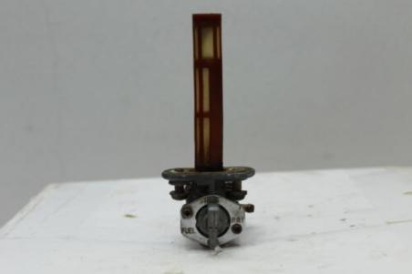 1985 YAMAHA XV700 VIRAGO (#402) FUEL GAS TANK PETCOCK SHUT ON OFF VALVE