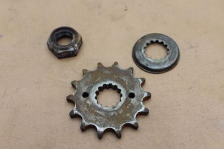 1996 SUZUKI GSX600 KATANA (#403) FRONT DRIVE TRANSMISSION SPROCKET W/ DAMPER